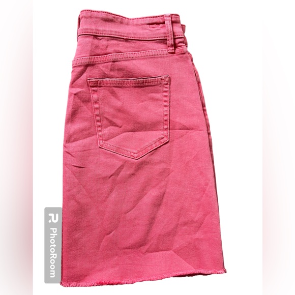 Cranberry Pink Vineyard Vines Denim Skirt | Size 8 - Picture 6 of 9